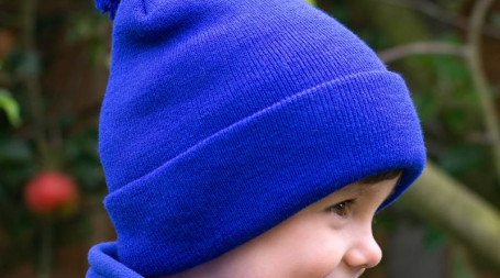Kepurės vaikams: kodėl svarbu išsirinkti tinkamą kiekvienam metų laikui?